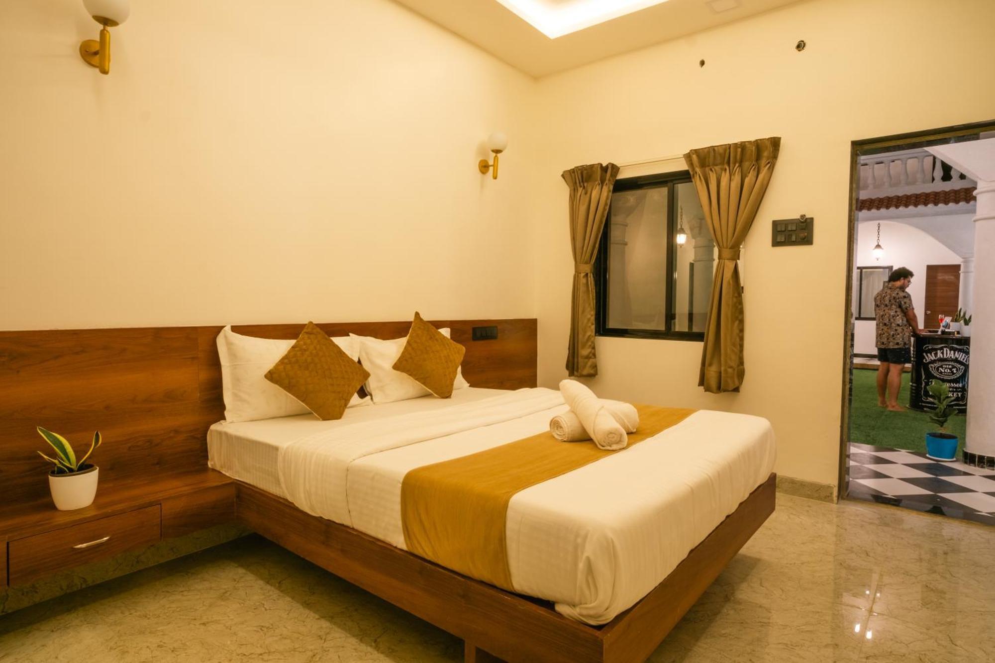 Sapphire Mansion Hotel Alibag Exterior photo
