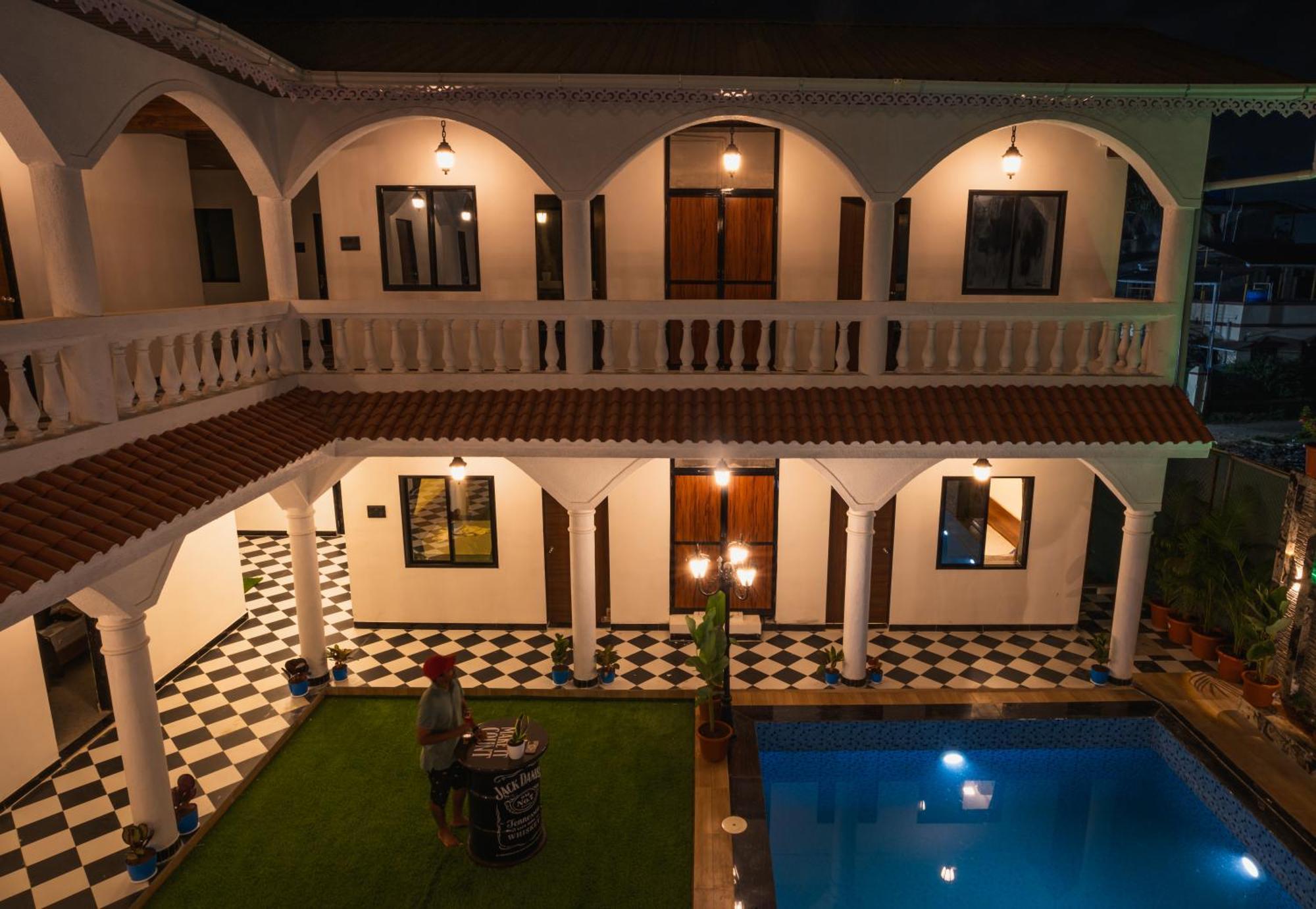 Sapphire Mansion Hotel Alibag Exterior photo
