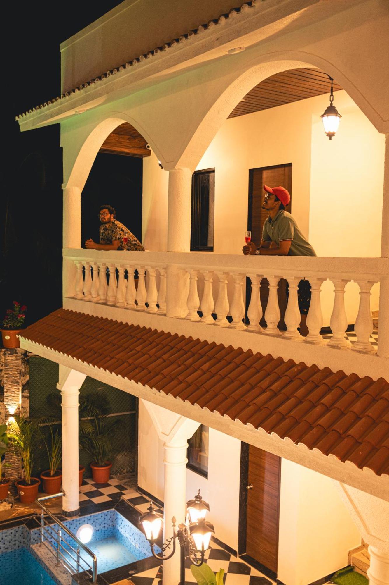 Sapphire Mansion Hotel Alibag Exterior photo