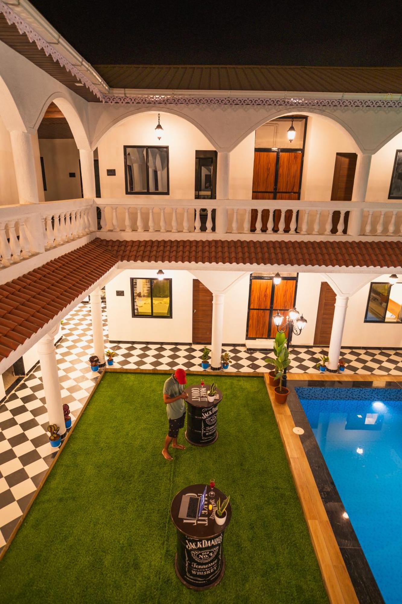 Sapphire Mansion Hotel Alibag Exterior photo