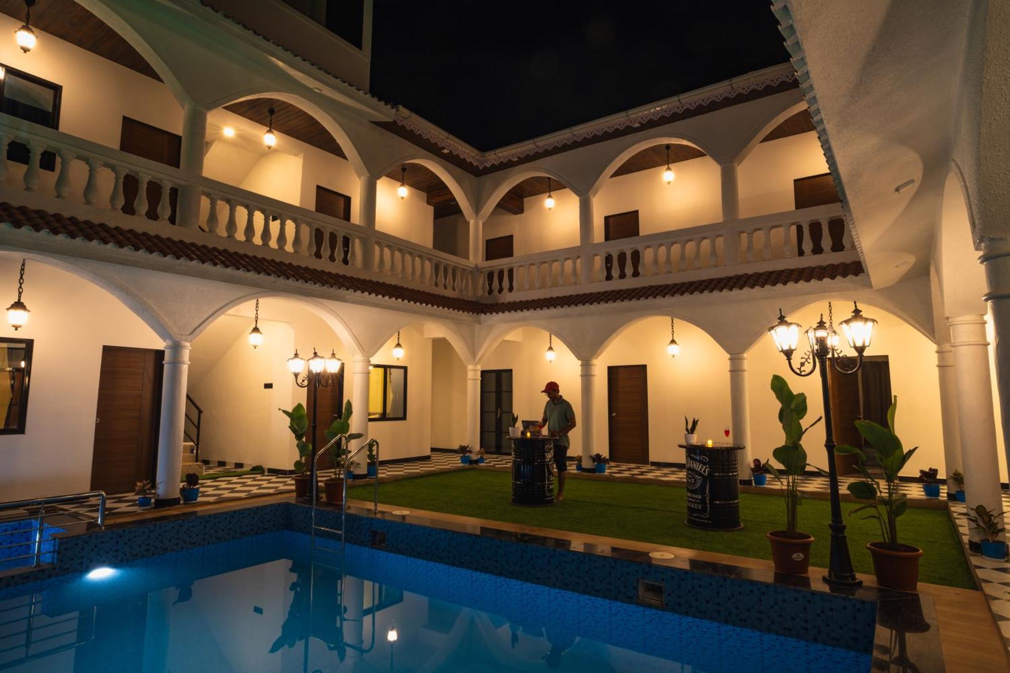 Sapphire Mansion Hotel Alibag Exterior photo