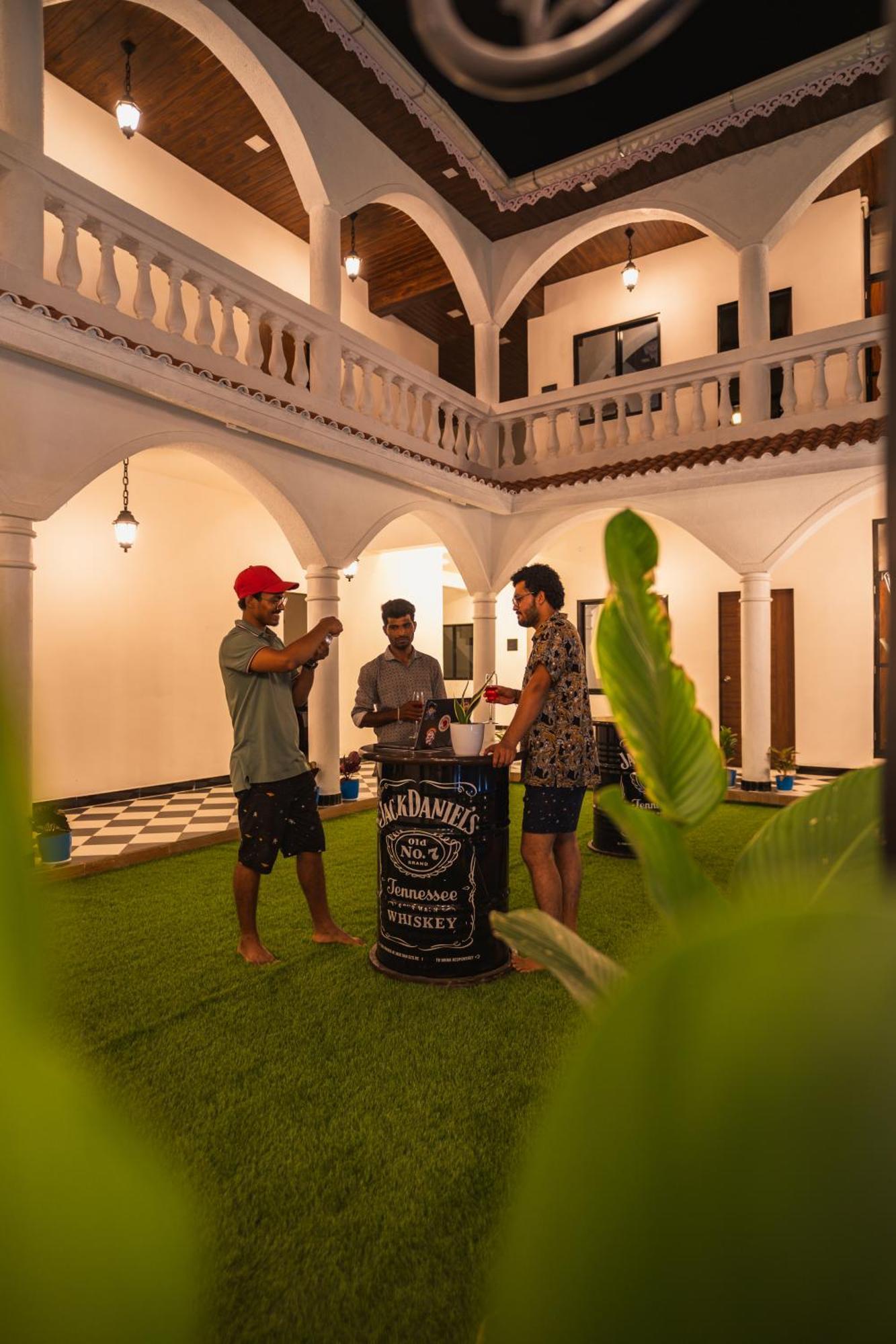 Sapphire Mansion Hotel Alibag Exterior photo